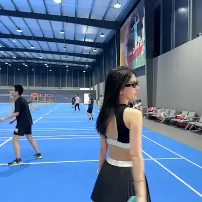 周彤
